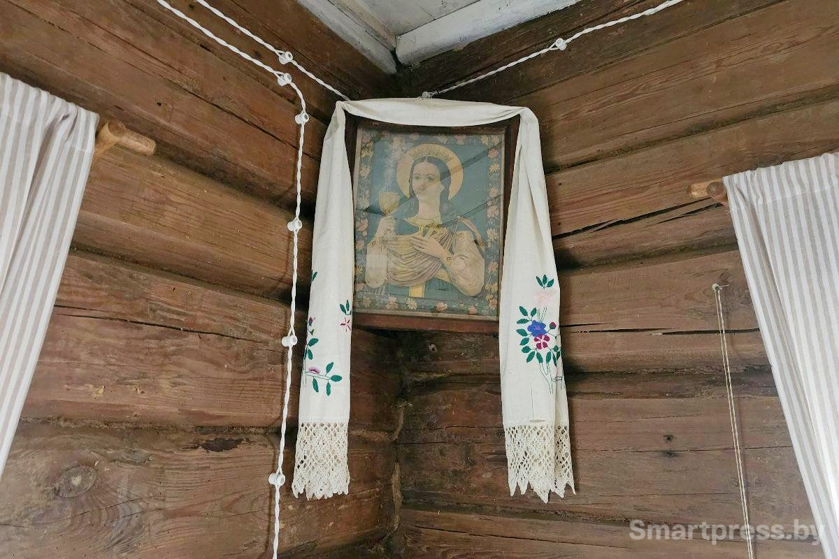15-Икона в углу деревенской хаты.jpg