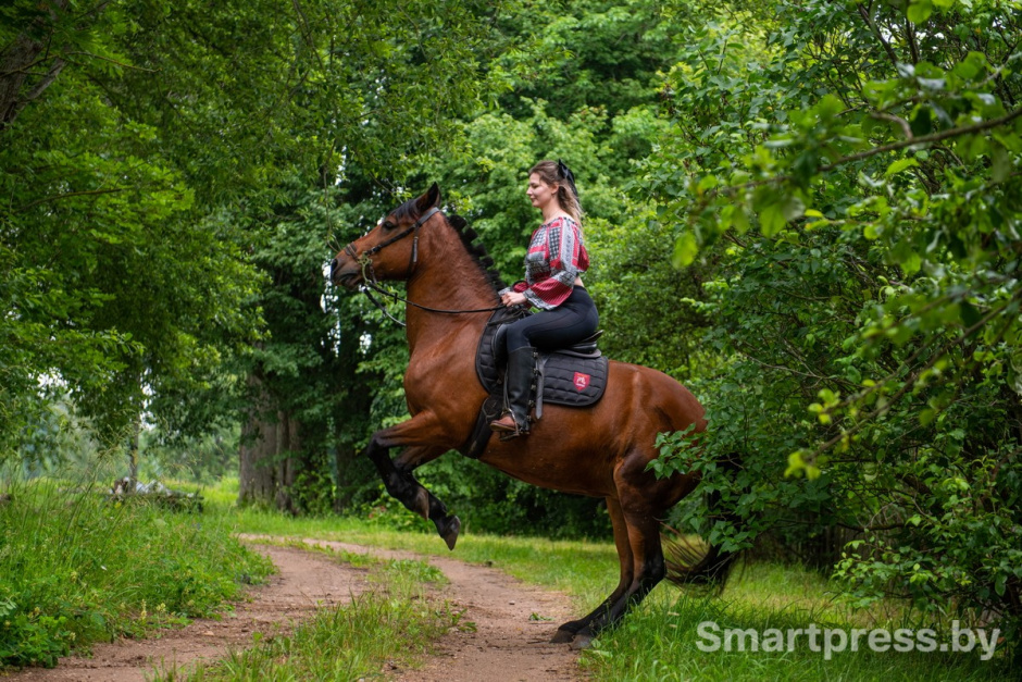 16-Татьяна Местовская на лошади.jpg