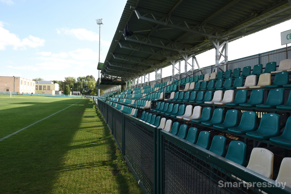 Пустые трибуны