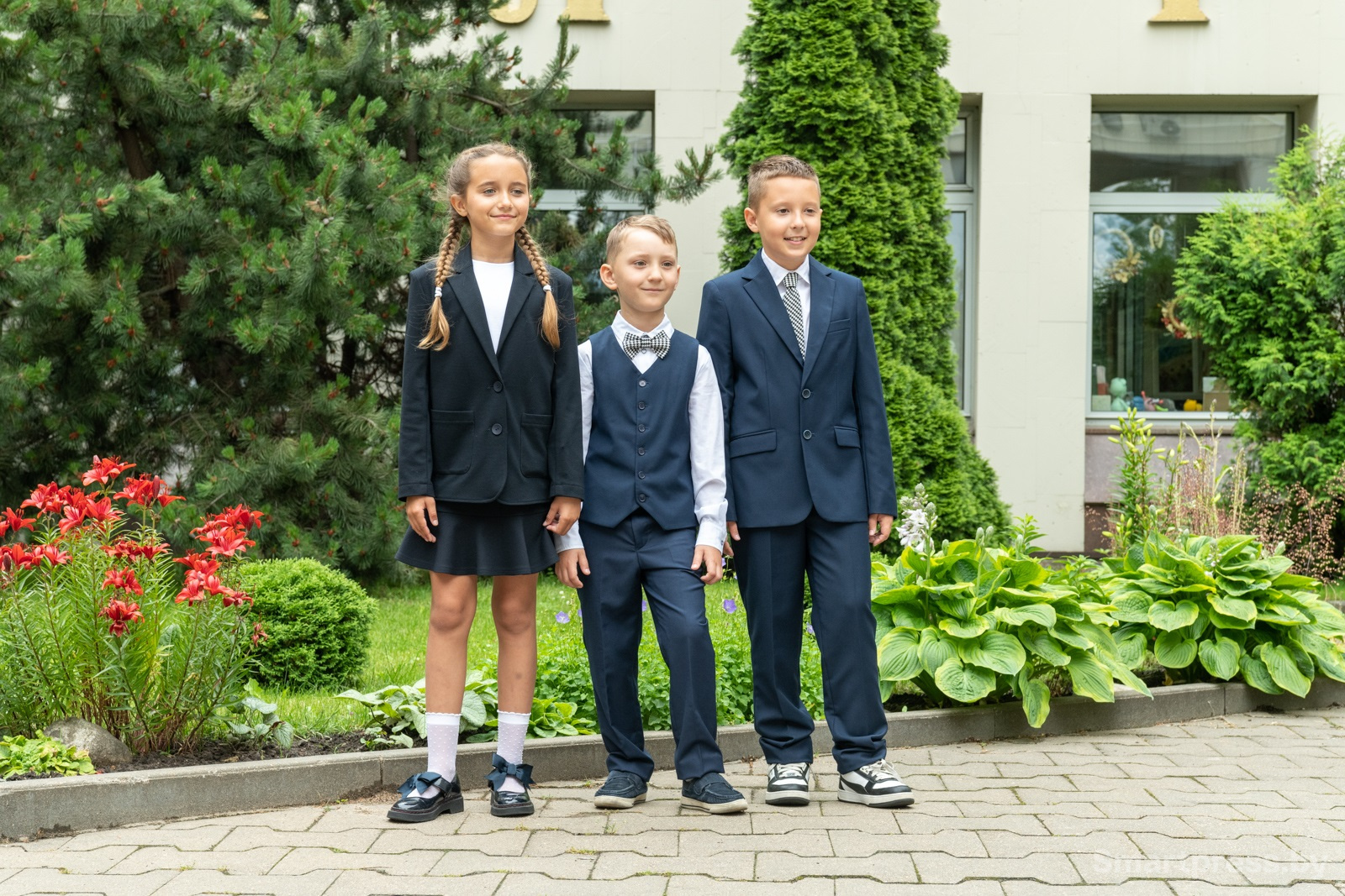 девочка и мальчики