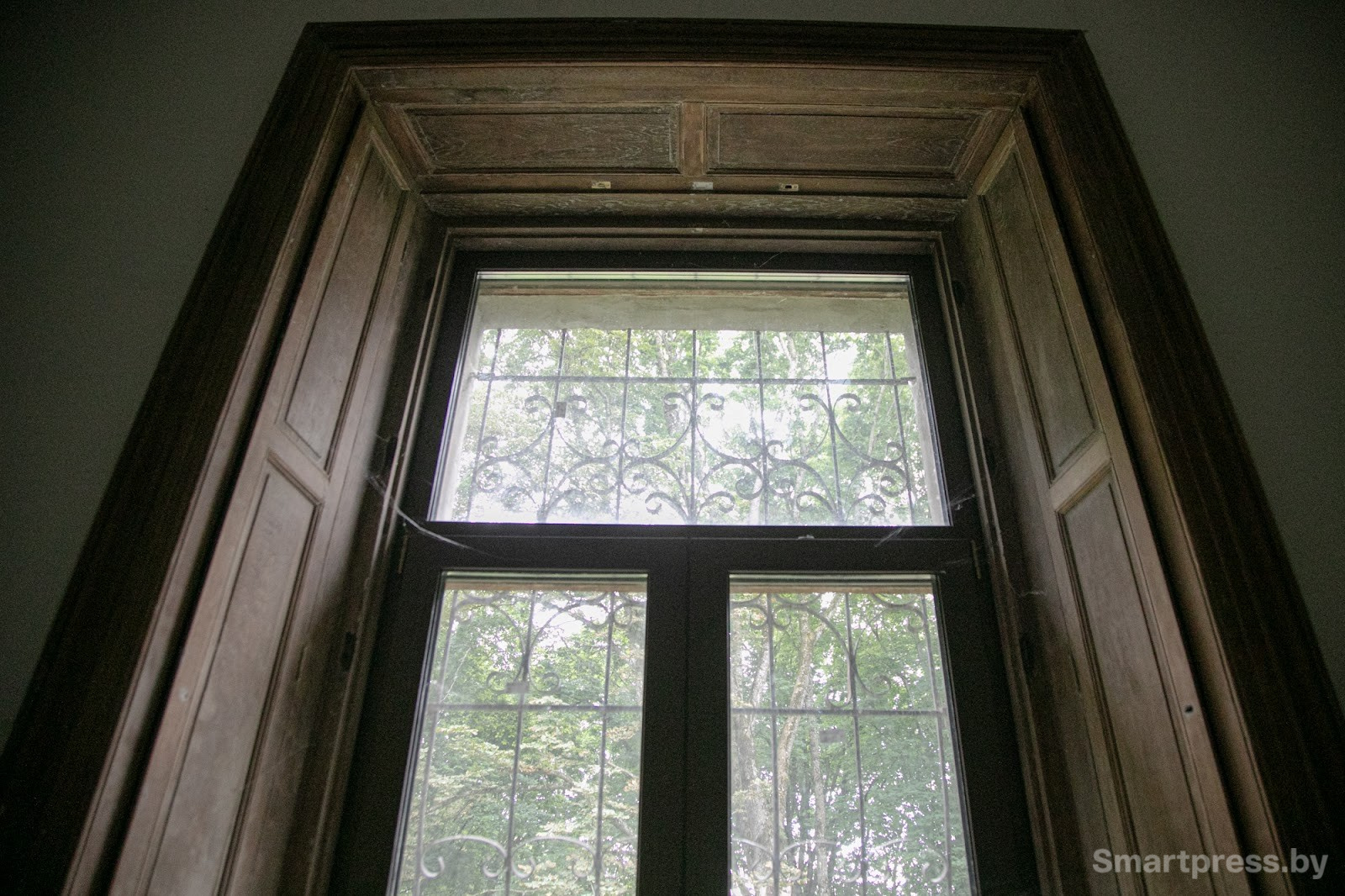 8-Откосы на окнах тоже пришлось очищать вручную.jpg