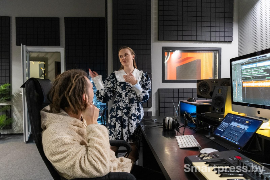 10-В студии звукозаписи.jpg