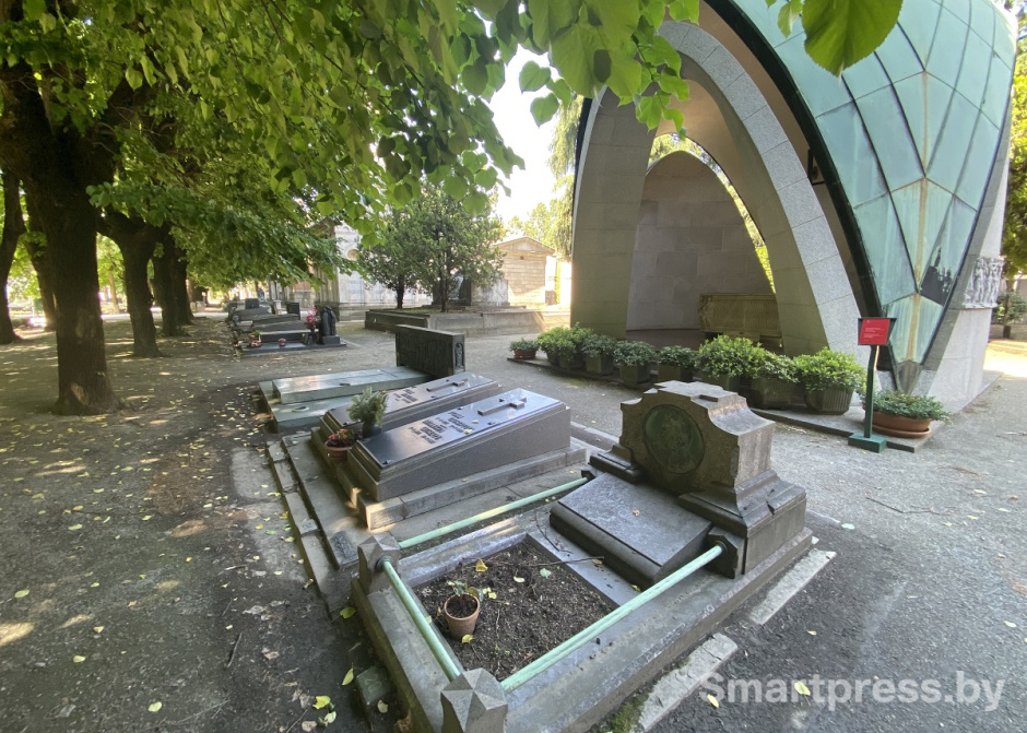 кладбище в Милане