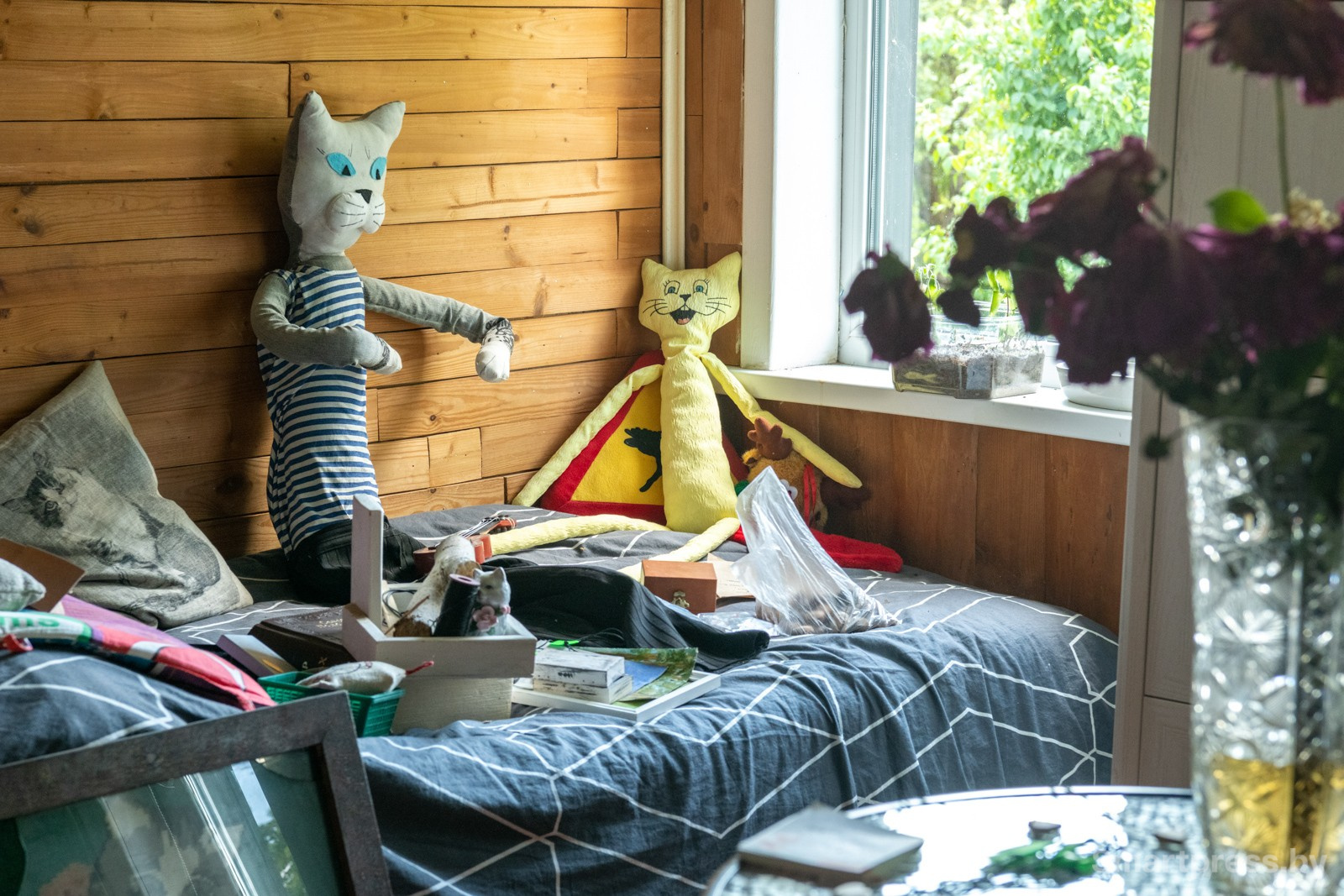 12-Заглянули в дом и по совместительству творческую мастерскую Елены.jpg