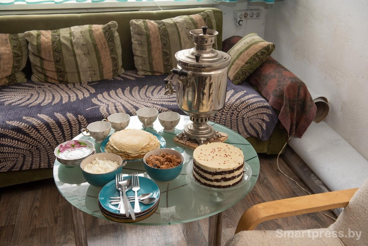 18-Накрытый стол с самоваром.jpg