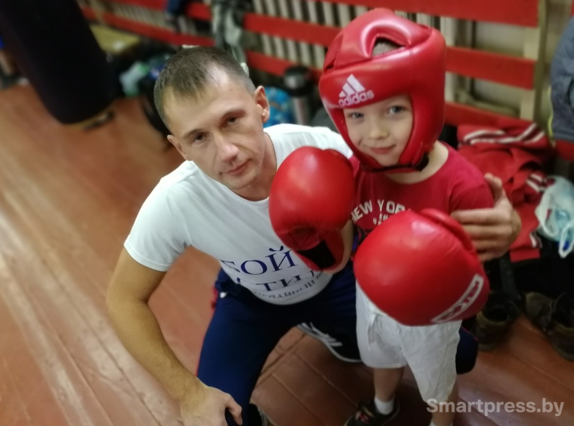 Сын с тренером