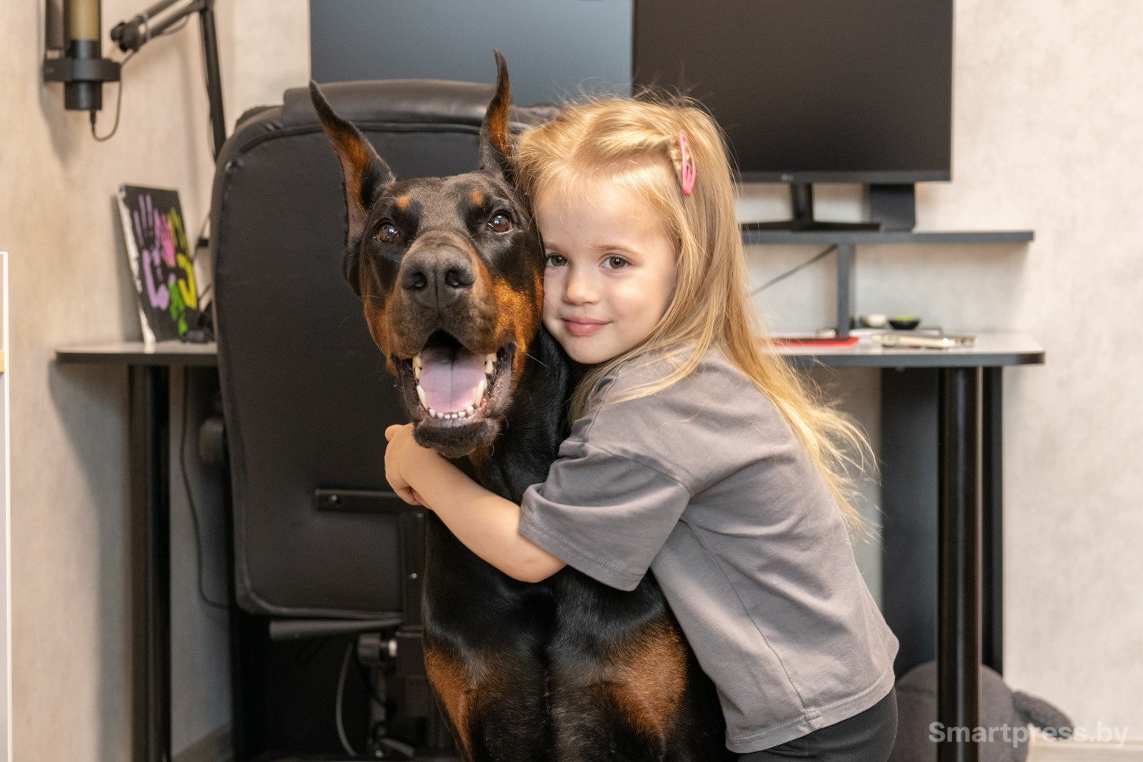 1-Пес Рагнар и Эмилия Трипутько.jpg