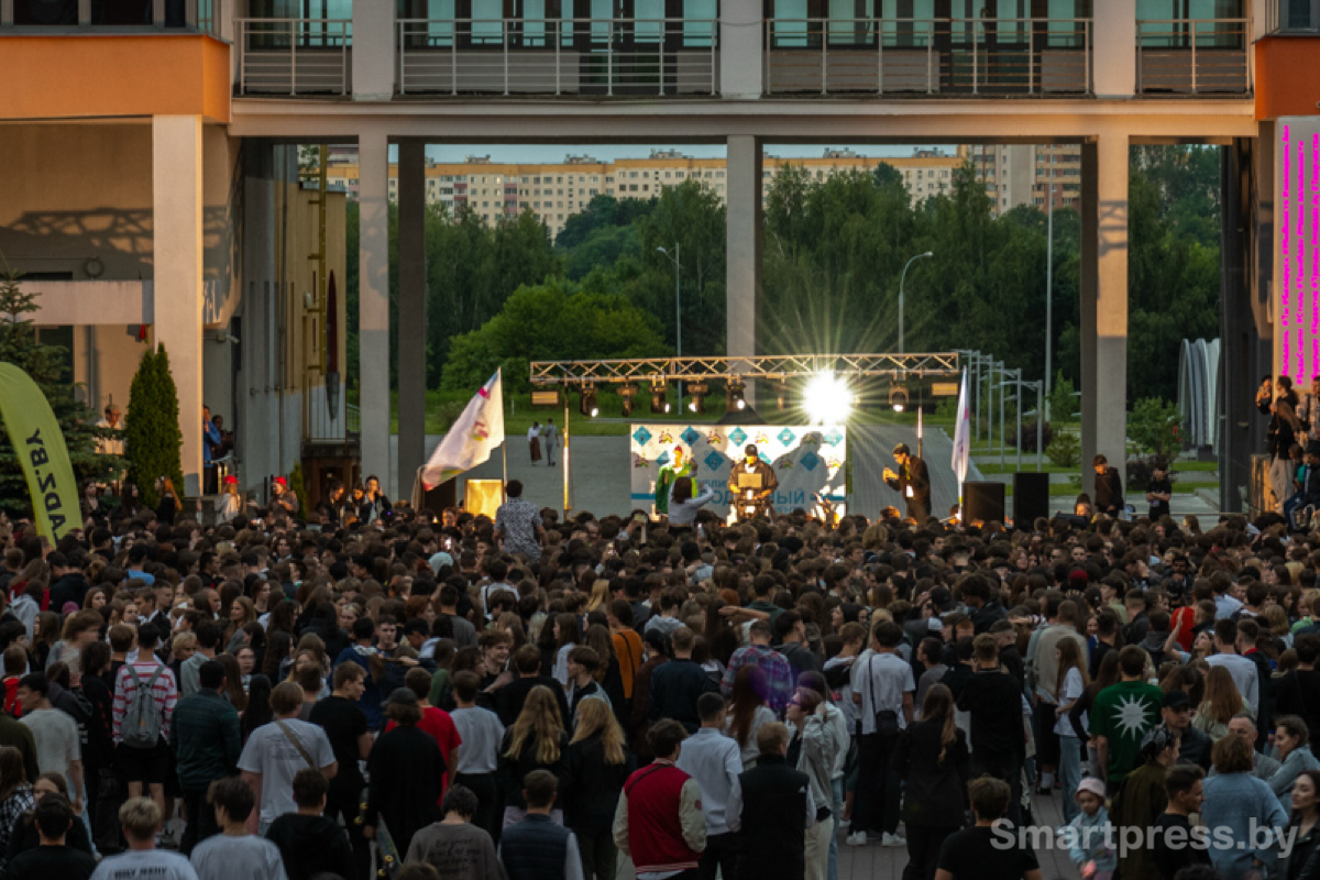 фестиваль-сцена