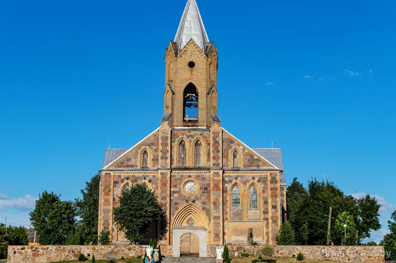 Костел Святого Юрия в деревне Осова 1.jpg