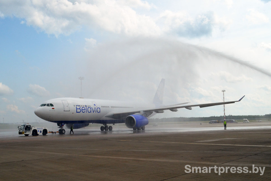Водный салют в честь Airbus 330-200