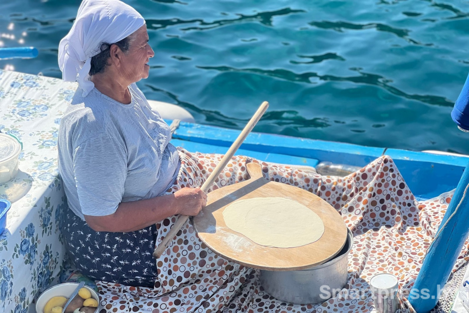 30-Такси-таверна на лодке.jpg