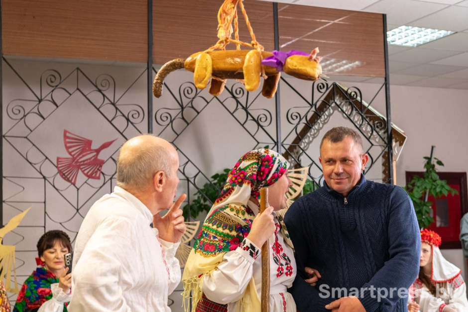 23-Во время белорусского обряда Ката пячы.jpg