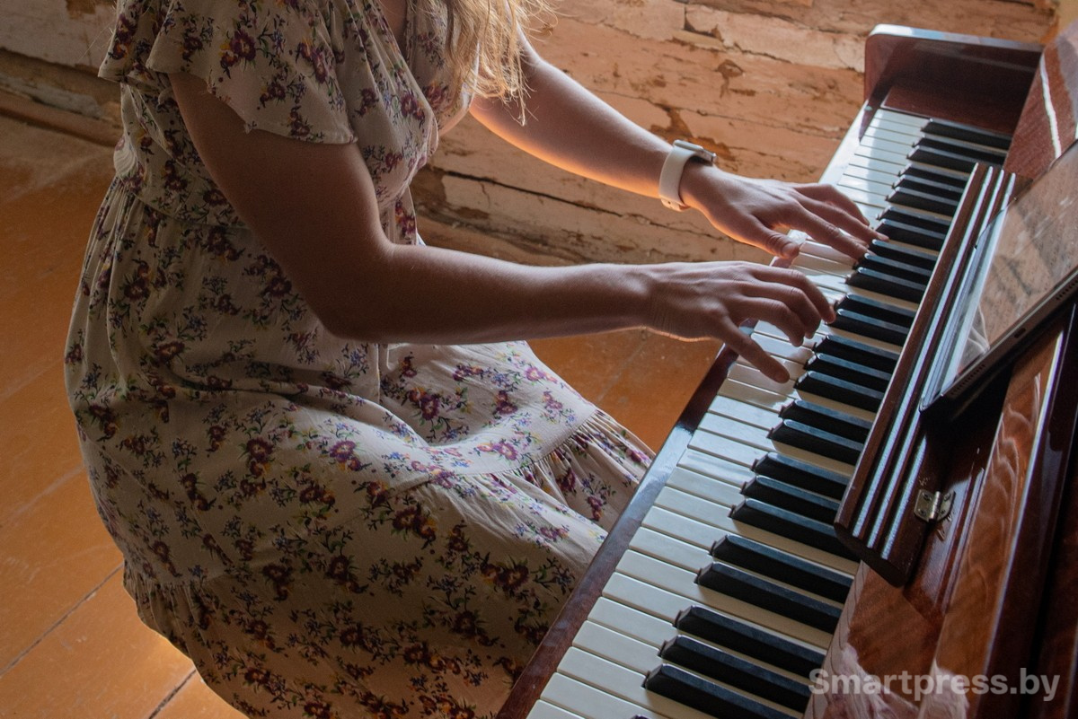 11-Татьяна играет на пианино.jpg