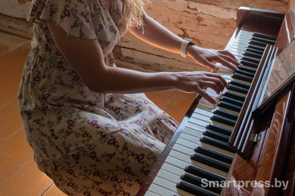 11-Татьяна играет на пианино.jpg