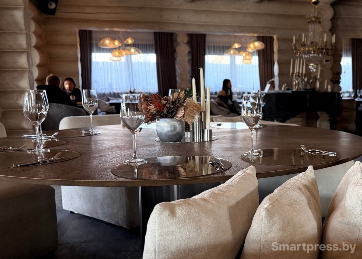 3-Интерьер ресторана Дубровъ.jpg
