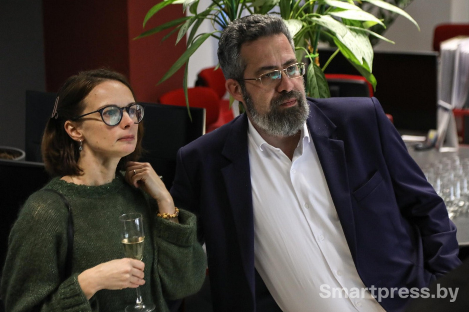 10-Сотрудник пресс-службы МТБанк Лариса Абрамчук и глава дипмиссии Израиля в Беларуси Цви Миркин.jpg