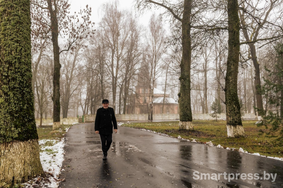 9-Хранитель усадьбы Василий Лавринович.jpg