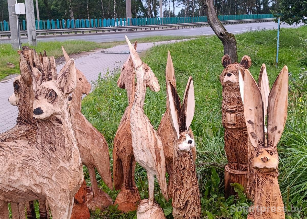 9-Деревянные скульптуры на трассе.jpg
