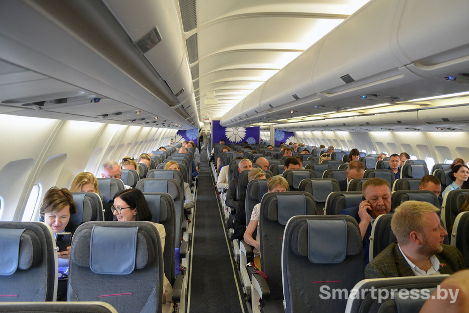 Салон эконом-класса Airbus A330-200