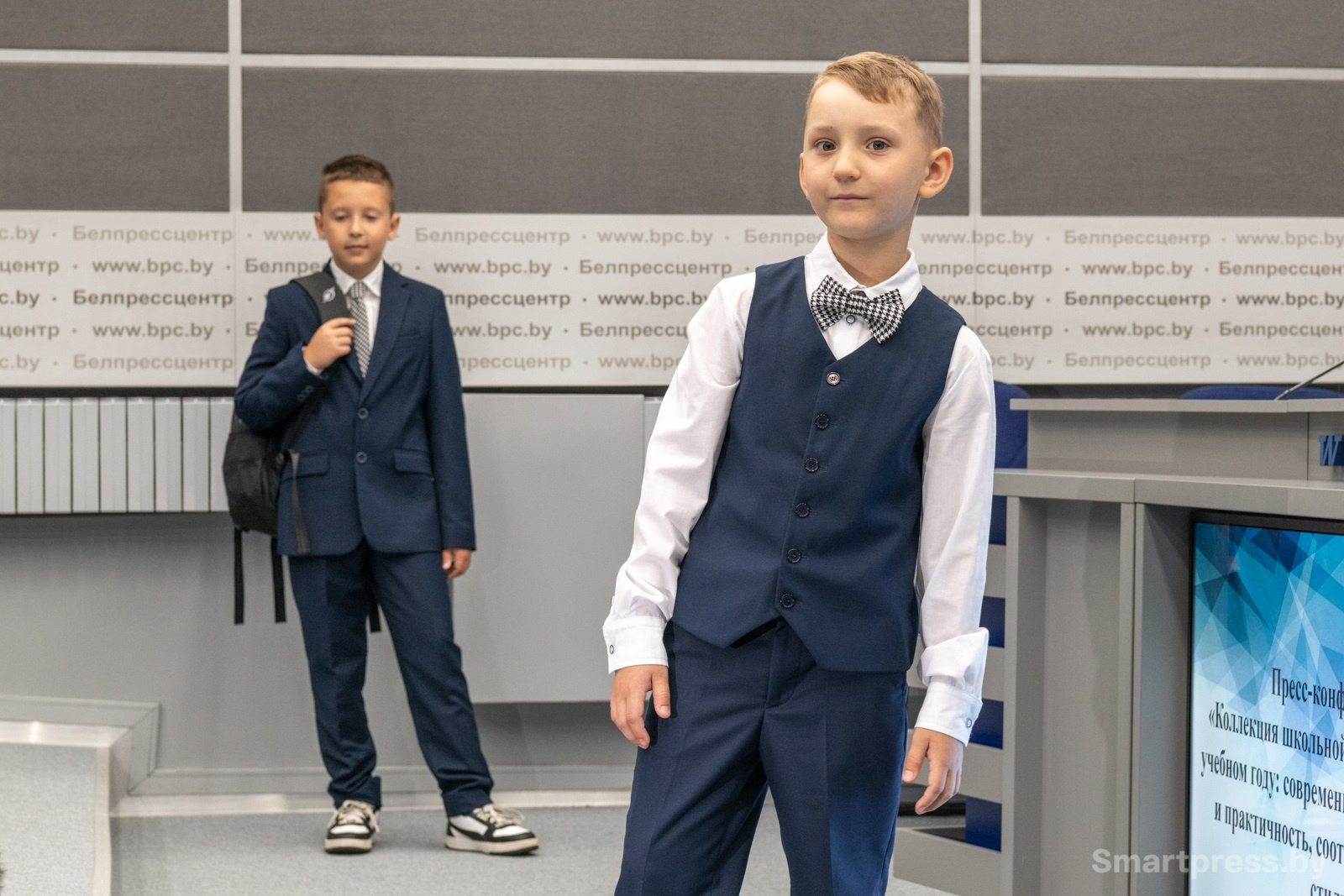 школьник в бабочке