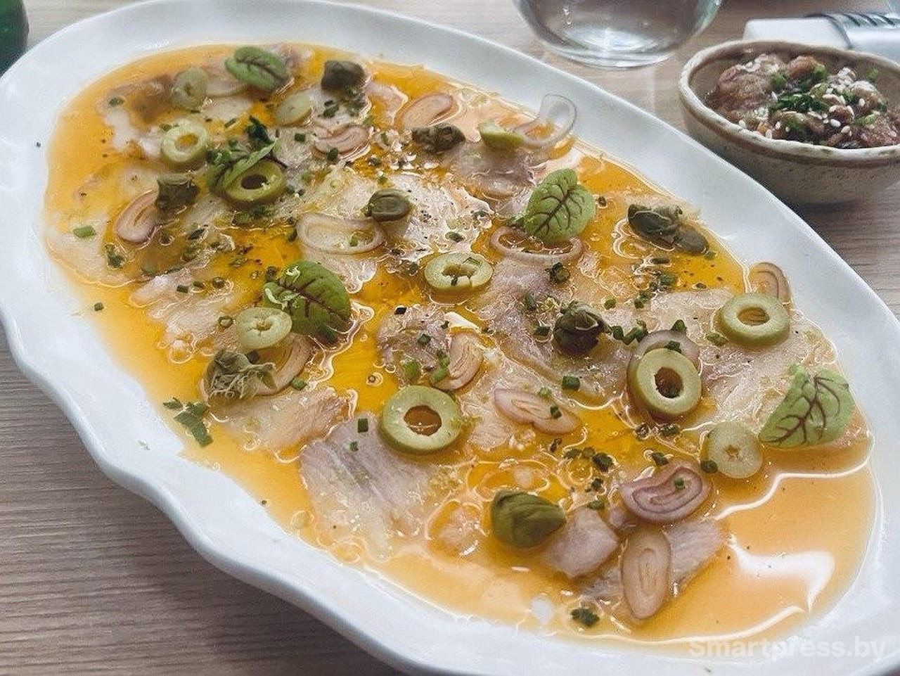 5-Крудо из сибаса с луком.jpg