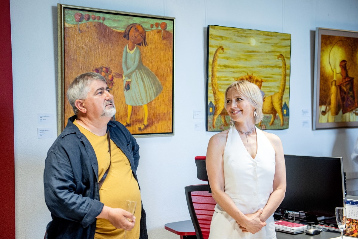 11-Художник Александр Демидов и главный редактор Смартпресс Юлия Кочубей.jpg