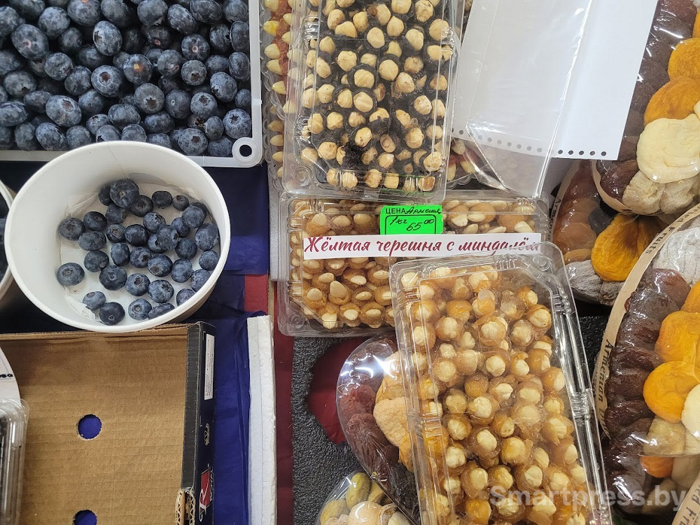 черешня с миндалем