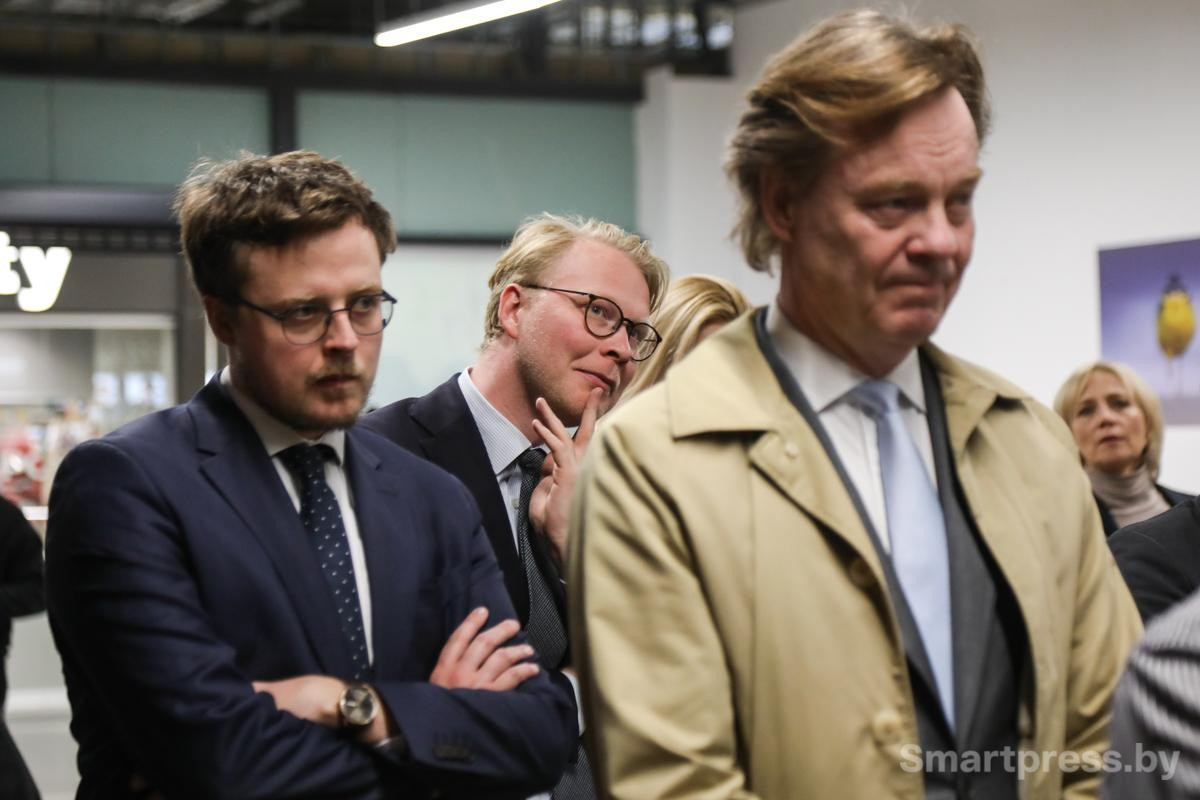 9-Советник посольства Франции в Беларуси Пьер Пуртье советник посольства Германии Филипп Энгстлер и глава дипмиссии Евросоюза в Беларуси Стен Нерлов.jpg