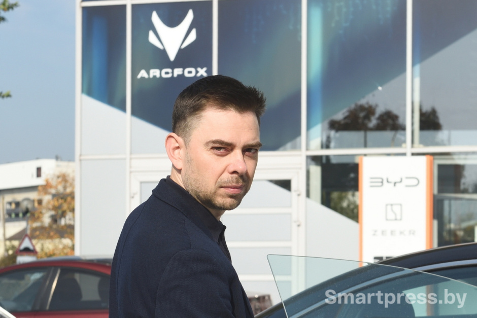 Специалист по продажам автоцентра NSV-EV Евгений Ланских