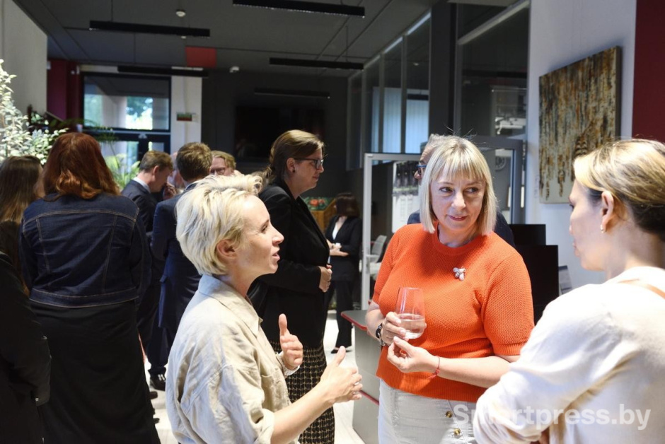 29-Art at Work в офисе Смартпресс.jpg