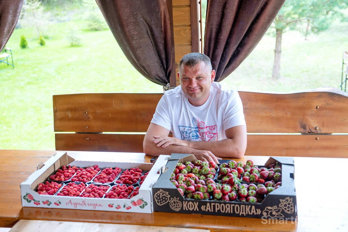 19-Владелец АгроЯгодки Андрей Страпко.jpg