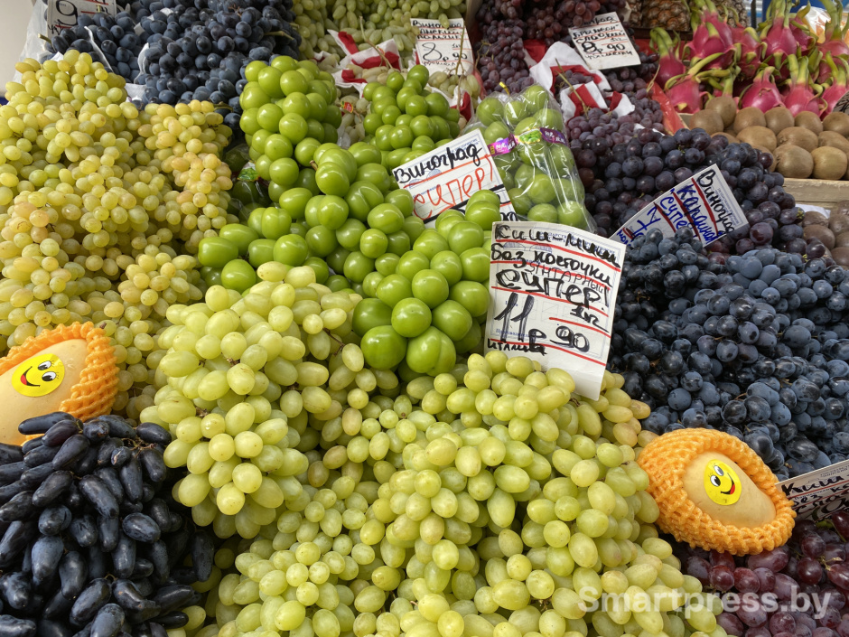 разный виноград