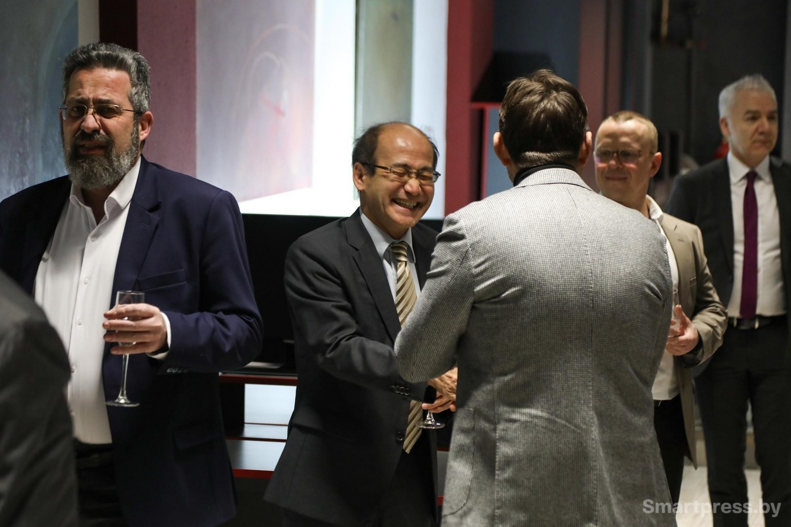 13-Поверенный в делах Японии Кадзухиро Куно (в центре).jpg