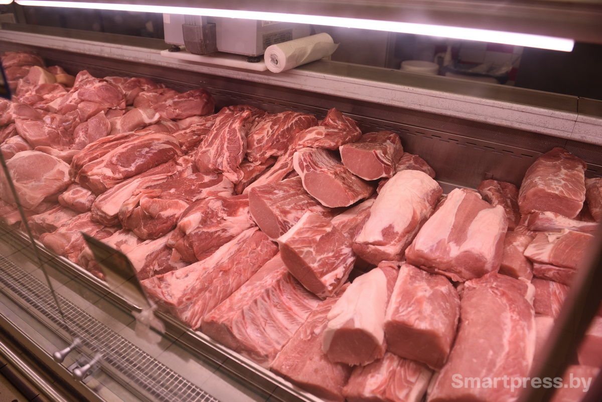 Новогодний стол покупаем мясо