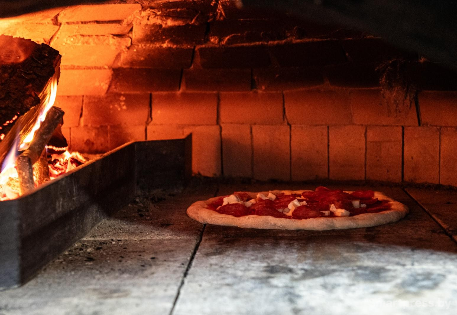 10-Пицца из печи.jpg