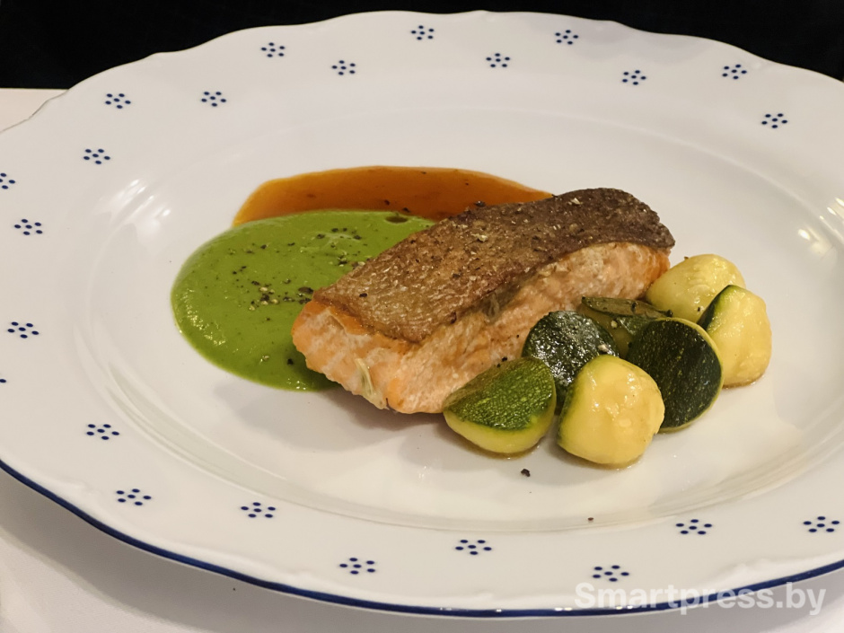 лосось с цукини