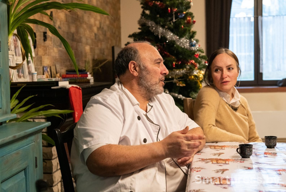 6-На первые свидания с Алиной Паоло приходил с переводчиком.jpg