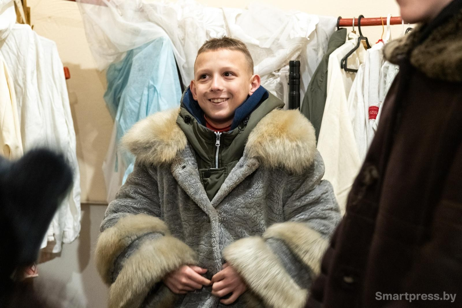 11-В роли Бабы тоже парни.jpg