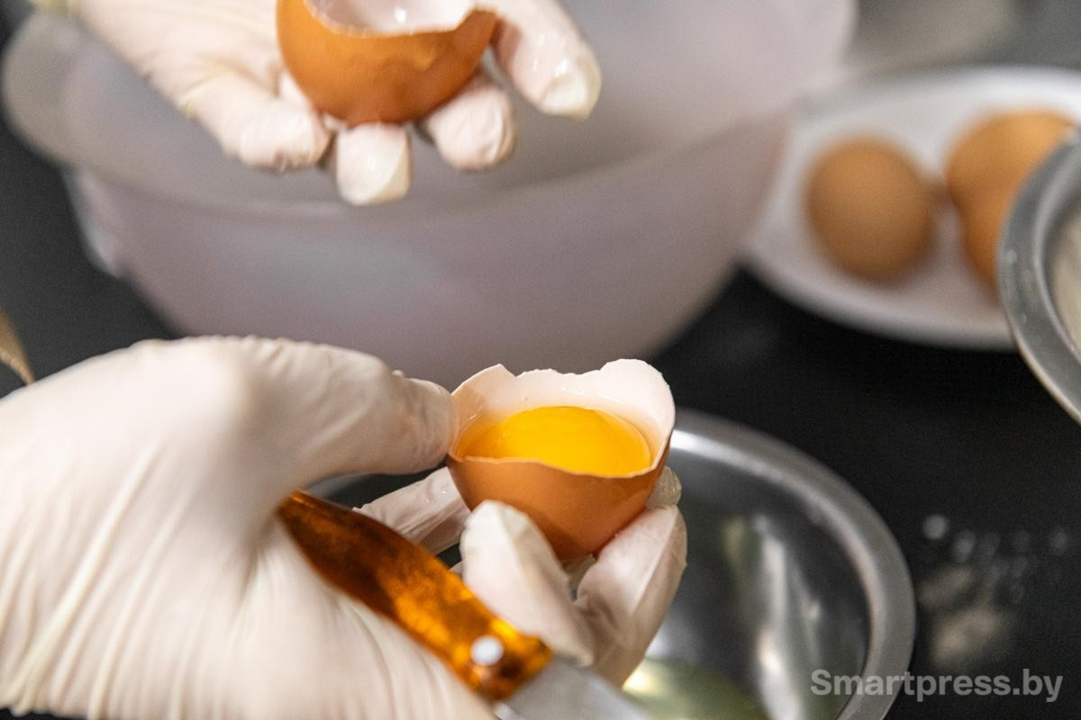 10-Для теста нужны только желтки.jpg
