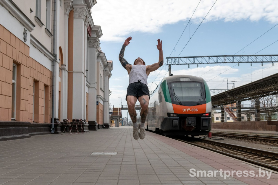 Васянин делает сальто.jpg