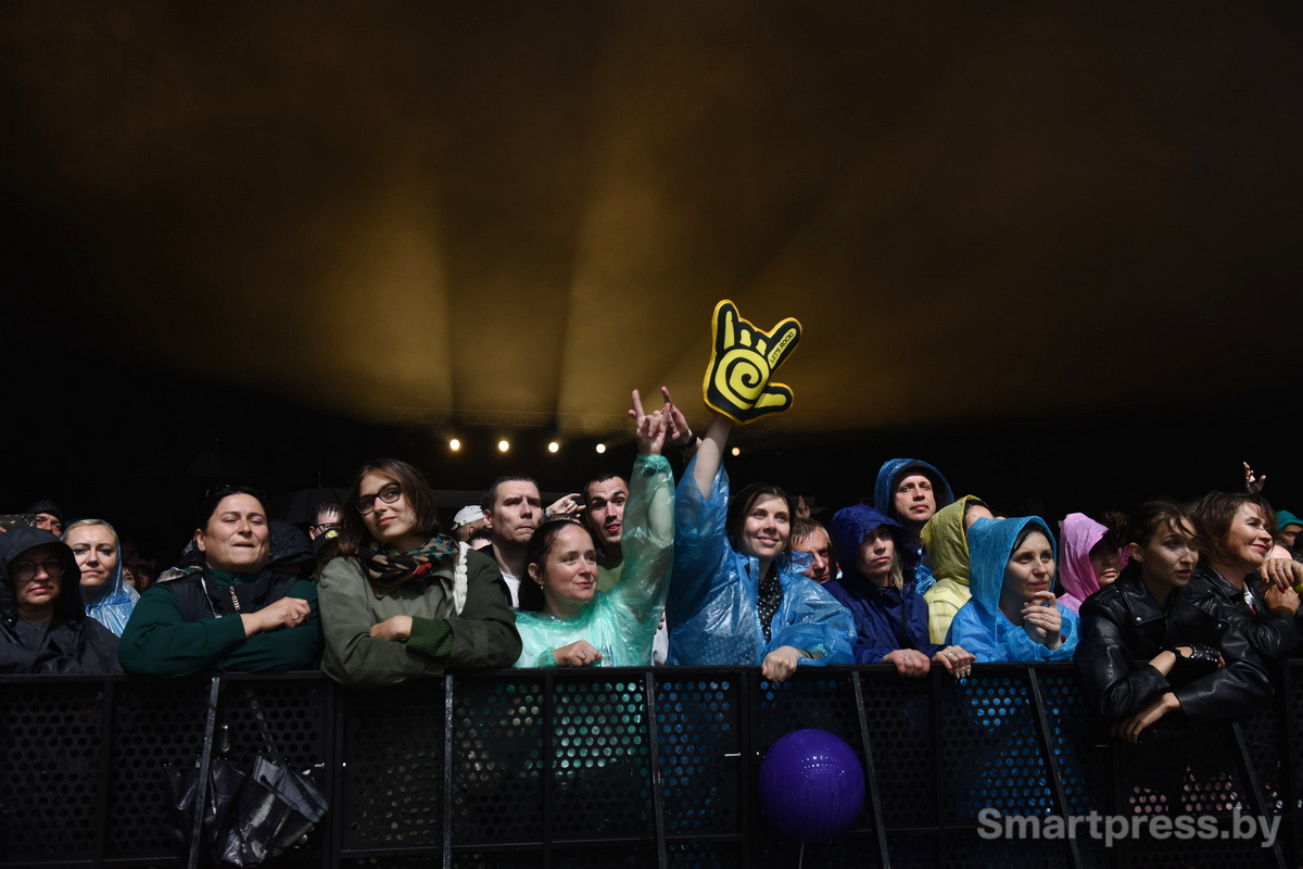 выступление группы Алиса