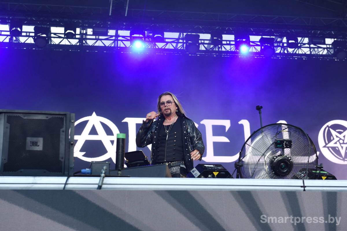 на сцене Ки Марчелло