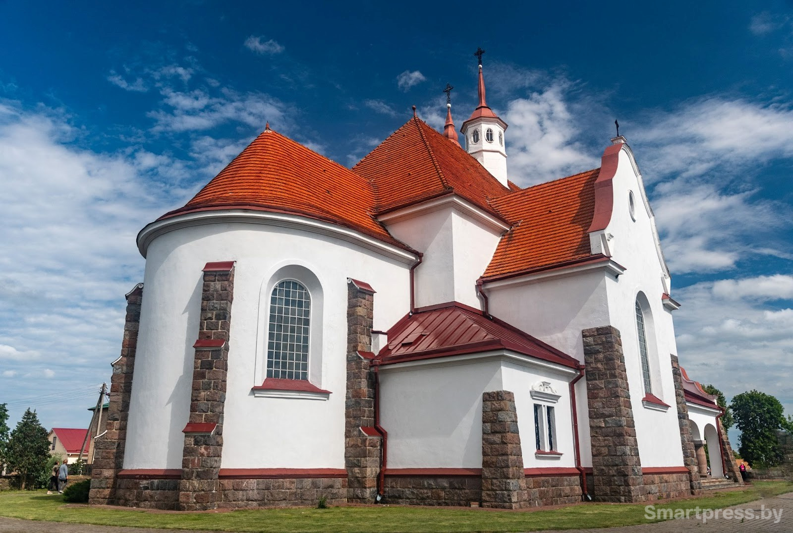 Костел Богоматери Руженцовой в деревне Солы 1.jpg