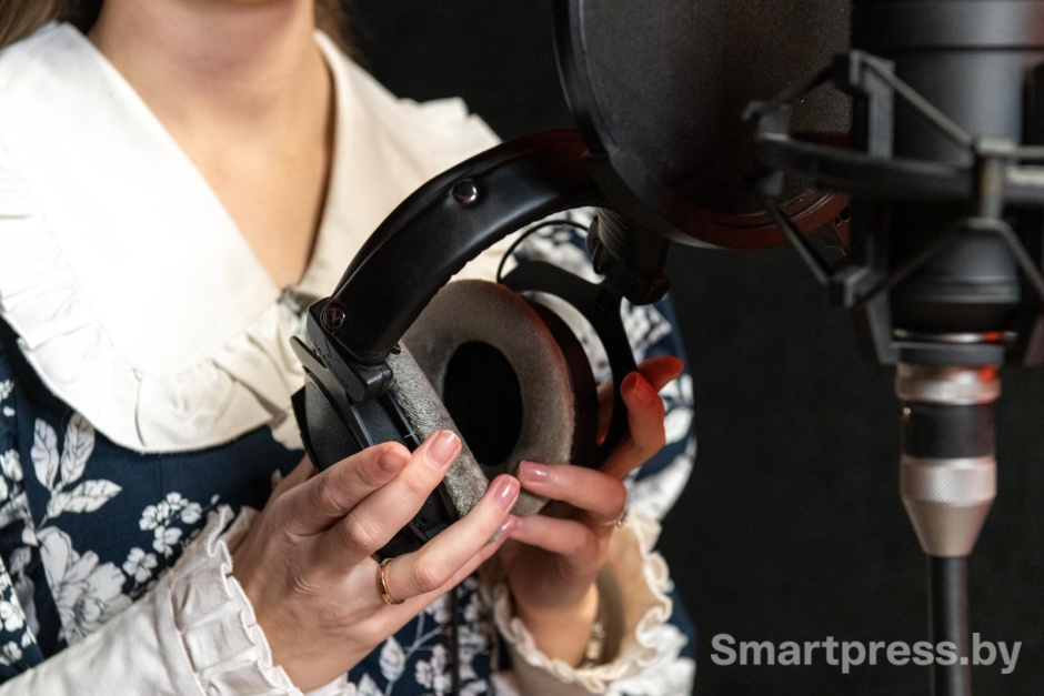 2-Озвучивать сказки Анне предлагали еще когда она проводила выездные свадьбы.jpg