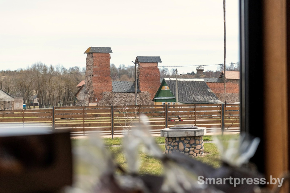 Вид на Кревский замок.jpg