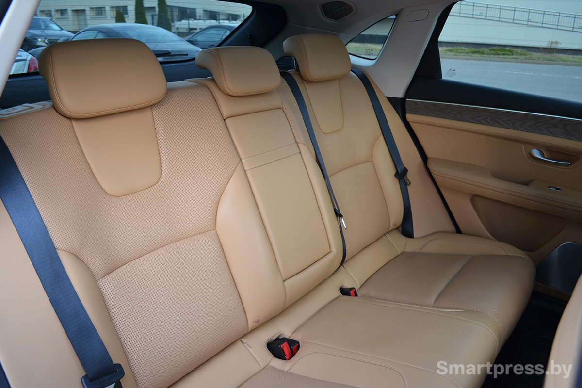 Задний диван Seres 5.JPG