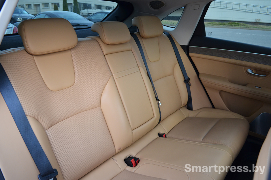Задний диван Seres 5.JPG