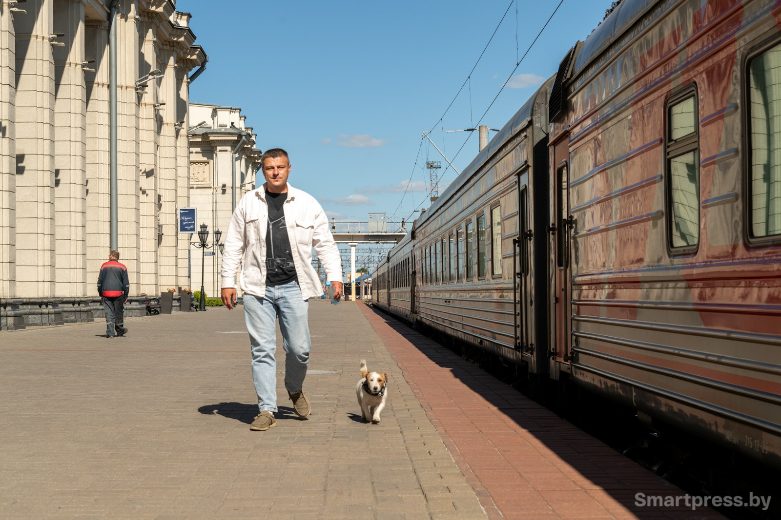 15-Дмитрий Кугач и джек-рассел-терьер Джеки.jpg 15-Дмитрий Кугач и джек-рассел-терьер Джеки.jpg