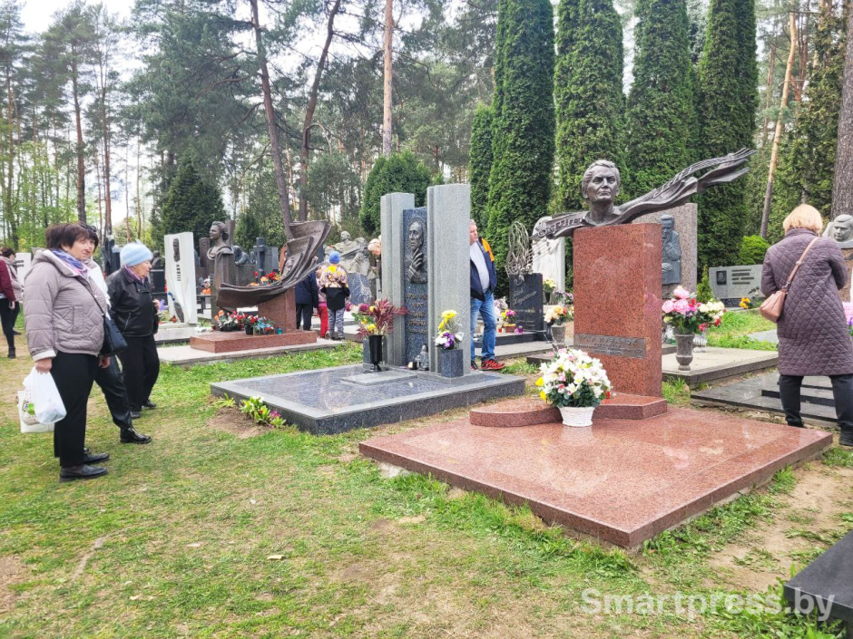 восточное кладбище.jpg