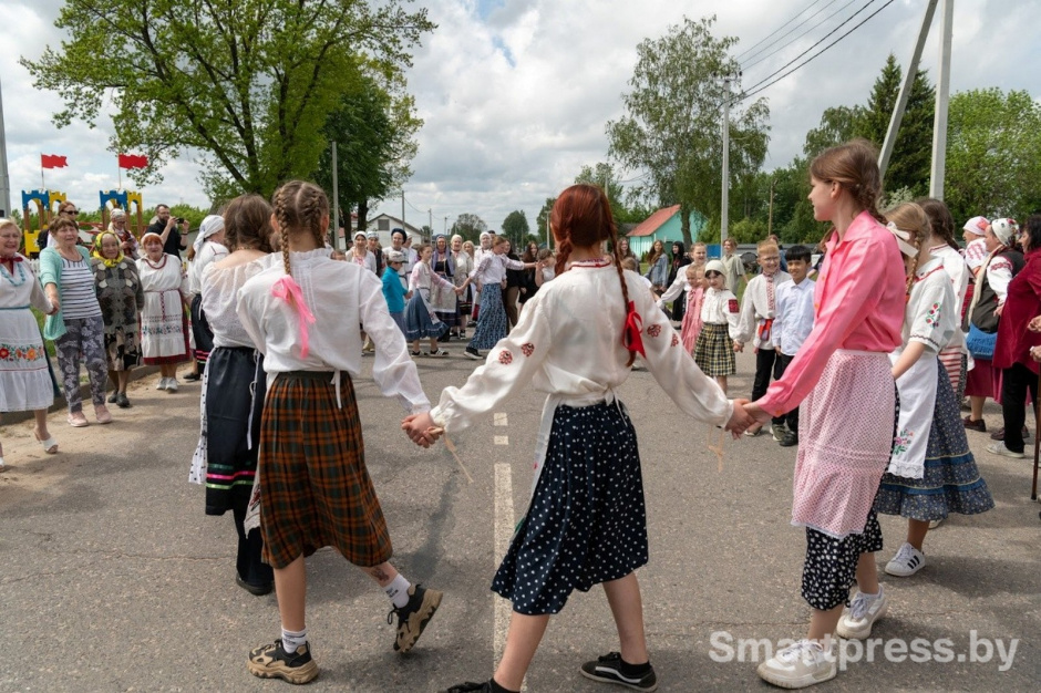 13-Обряд Вождение и похороны Стрелы (Пахаванне Стралы) в деревне Столбун Ветковского района.jpg